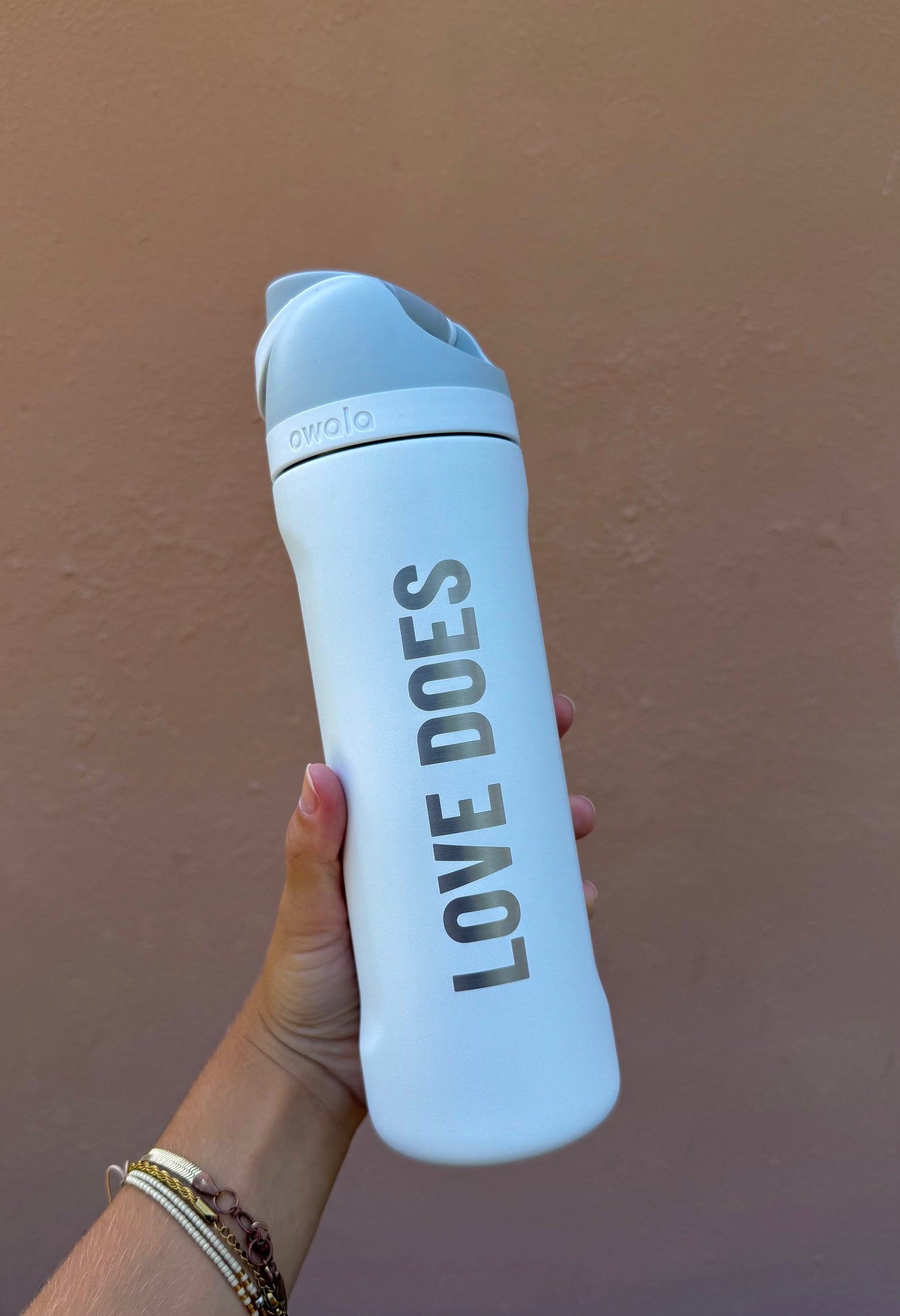 Owala 24 oz Shy Marshmallow